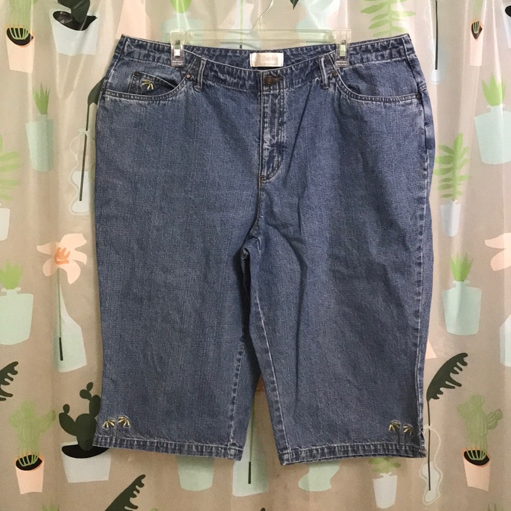 Christopher and Banks palm tree details blue denim capris